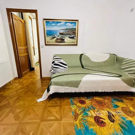 Two-bedroom Flat Near Pompidou Centre Apartment