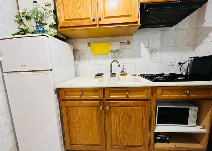 Two-bedroom Flat Near Pompidou Centre Paris